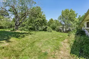 892 D St, Independence, OR 97351 - Photo 28