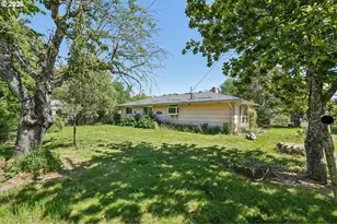 892 D St, Independence, OR 97351 - Photo 24