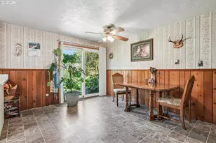892 D St, Independence, OR 97351 - Photo 8