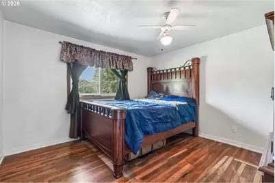 892 D St, Independence, OR 97351 - Photo 16
