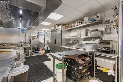 1330 NE Highway 101, Lincoln City, OR 97367 - Photo 12