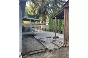 766 W Union St, Roseburg, OR 97471 - Photo 28
