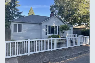 766 W Union St, Roseburg, OR 97471 - Photo 2