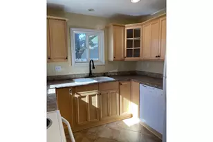 766 W Union St, Roseburg, OR 97471 - Photo 12