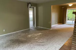 766 W Union St, Roseburg, OR 97471 - Photo 6