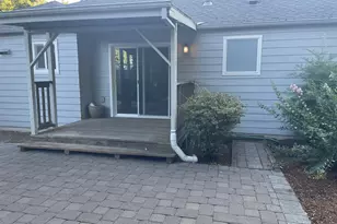 766 W Union St, Roseburg, OR 97471 - Photo 38