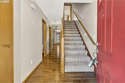 535 NE 24th St, Gresham, OR 97030 - Photo 6