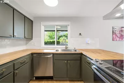 5620 S Riverside Ln #1, Portland, OR 97239 - Photo 22