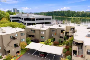 5620 S Riverside Ln, Portland, OR 97239 - Photo 2