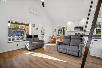 34326 Johnson Landing Rd #E-1, Scappoose, OR 97056 - Photo 4