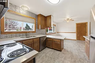 1920 NE View Ct, Gresham, OR 97030 - Photo 18