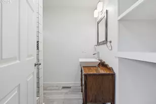 1920 NE View Ct, Gresham, OR 97030 - Photo 22