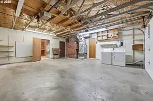 1920 NE View Ct, Gresham, OR 97030 - Photo 34