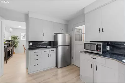 410 N 1st Ave, Stayton, OR 97383 - Photo 18