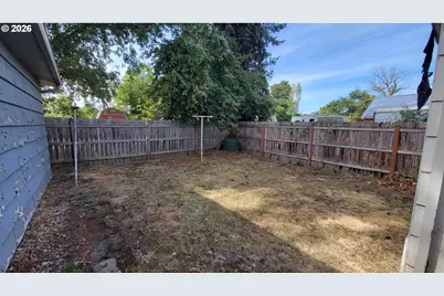2410 Porter St, Lebanon, OR 97355 - Photo 14