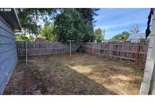 2410 Porter St, Lebanon, OR 97355 - Photo 14