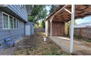 2410 Porter St, Lebanon, OR 97355 - Photo 12