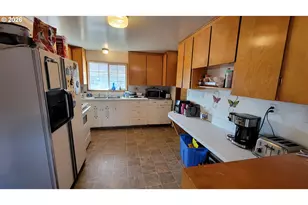 2410 Porter St, Lebanon, OR 97355 - Photo 4