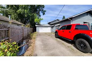 2410 Porter St, Lebanon, OR 97355 - Photo 2