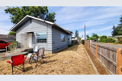 2410 Porter St, Lebanon, OR 97355 - Photo 10