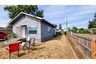 2410 Porter St, Lebanon, OR 97355 - Photo 10