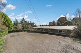 2912 Stanton Ave, North Bend, OR 97459 - Photo 2