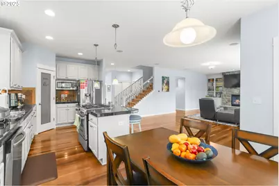 7281 NE Rockridge Pl, Hillsboro, OR 97124 - Photo 18