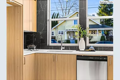 2936 NE 62nd Ave, Portland, OR 97213 - Photo 4