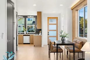 2936 NE 62nd Ave, Portland, OR 97213 - Photo 2