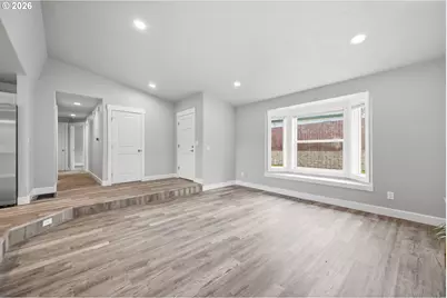 2817 SE 151st Ave, Portland, OR 97236 - Photo 8