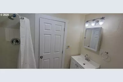 1123 W 2nd St, The Dalles, OR 97058 - Photo 10