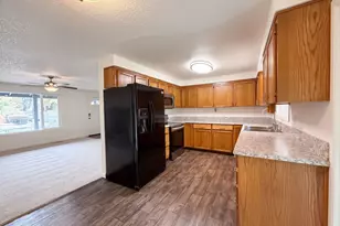 555 Matzen St, Saint Helens, OR 97051 - Photo 2