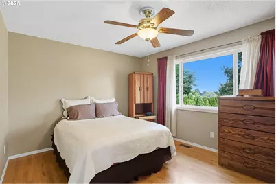 15909 NE Morris St, Portland, OR 97230 - Photo 10