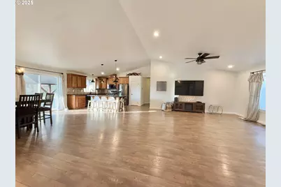 477 Palisade Dr, Roseburg, OR 97471 - Photo 30