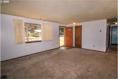 1873 NE 10th Ave, Hillsboro, OR 97124 - Photo 4