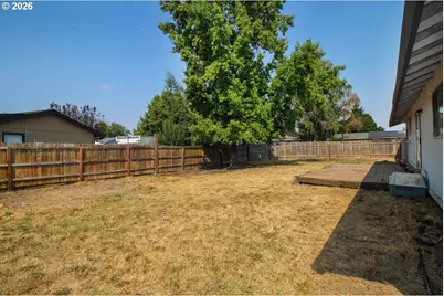 1873 NE 10th Ave, Hillsboro, OR 97124 - Photo 24