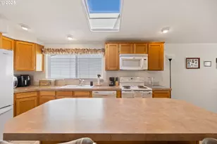 275 Littlebrook Ln, Roseburg, OR 97471 - Photo 8