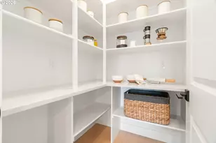 22990 Bland Cir, West Linn, OR 97068 - Photo 10