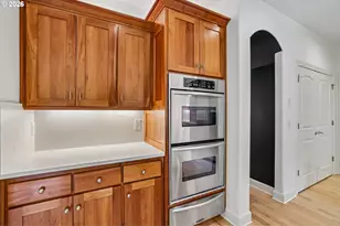 8768 SW Marseilles Dr, Beaverton, OR 97007 - Photo 8