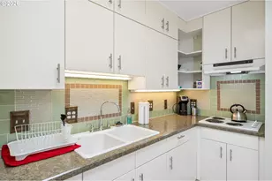 3530 SW Falcon St, Portland, OR 97219 - Photo 34