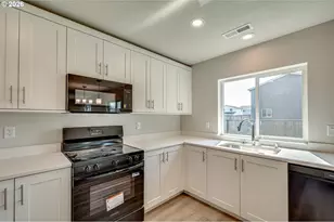 2010 Henderson Wy, Longview, WA 98632 - Photo 14