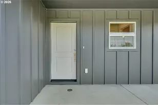 2010 Henderson Wy, Longview, WA 98632 - Photo 2