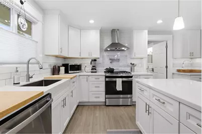 6231 NE Going St, Portland, OR 97218 - Photo 8