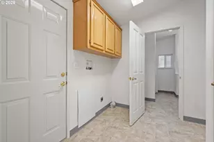 4055 Royal Ave, Eugene, OR 97402 - Photo 30