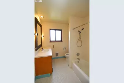 2575 NW Lovejoy St, Portland, OR 97210 - Photo 36