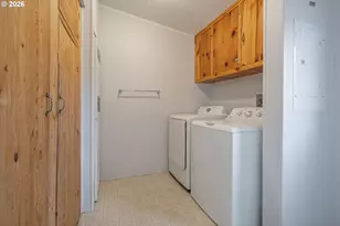 860 W Ellendale Ave, Dallas, OR 97338 - Photo 24