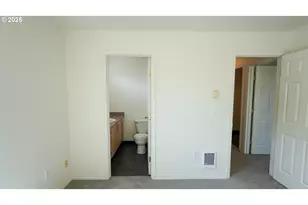 9234 SE Division St, Portland, OR 97266 - Photo 22