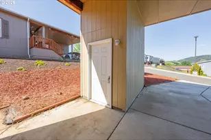 309 Deschutes Ln, Roseburg, OR 97471 - Photo 24