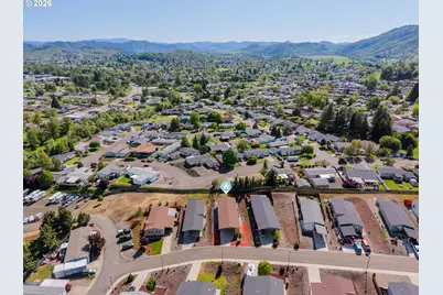 309 Deschutes Ln #136, Roseburg, OR 97471 - Photo 32