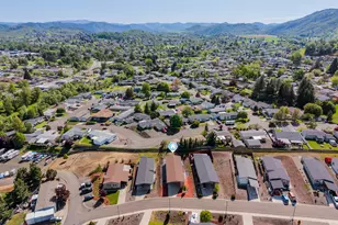 309 Deschutes Ln, Roseburg, OR 97471 - Photo 32